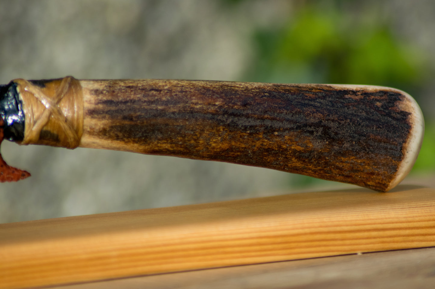 Bowman Lithics Signature Knife #005 – Mahogany Obsidian Straight Back Blade with Red Deer Antler Handle