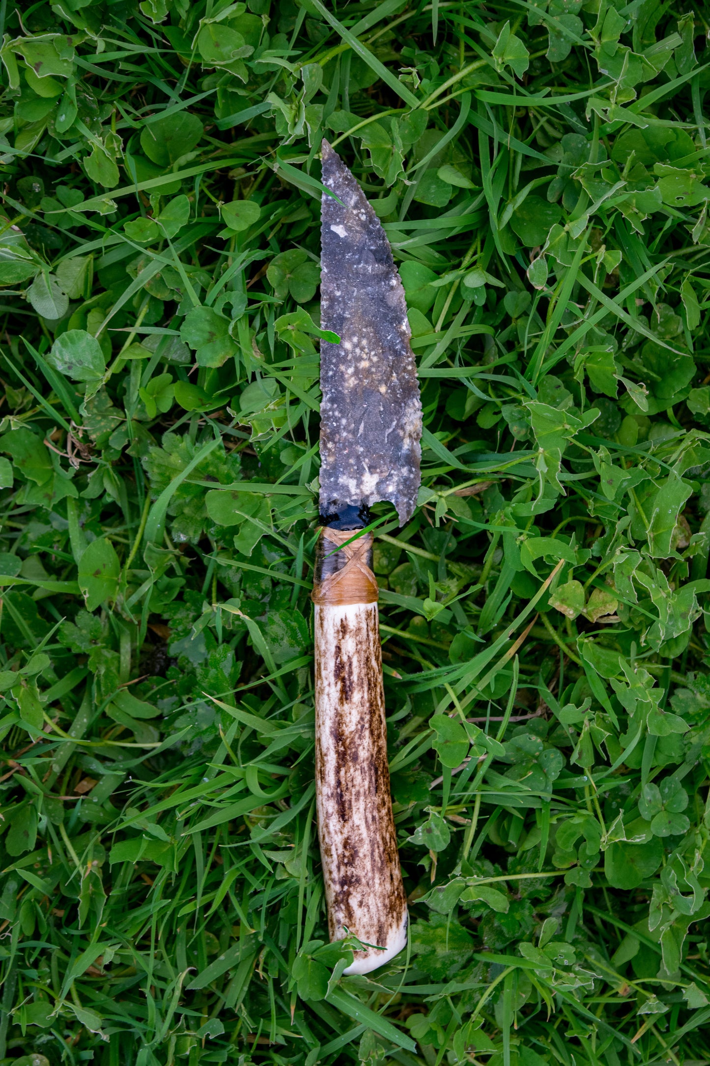 Bowman Lithics Signature Knife #009 – Charmouth “Galaxy” English Flint Tanged Blade with Scottish Red Deer Antler Handle